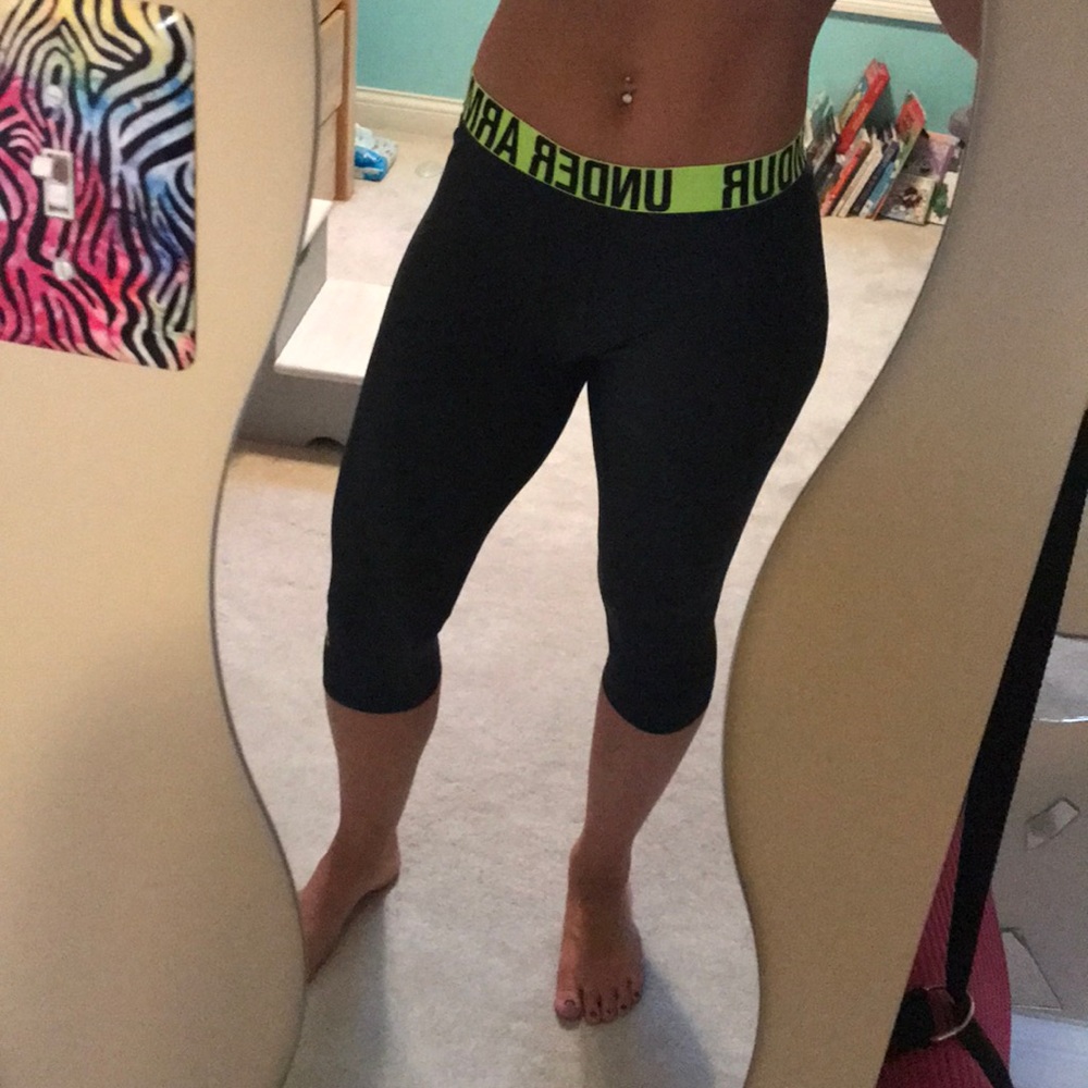 Under Armour running capri leggings